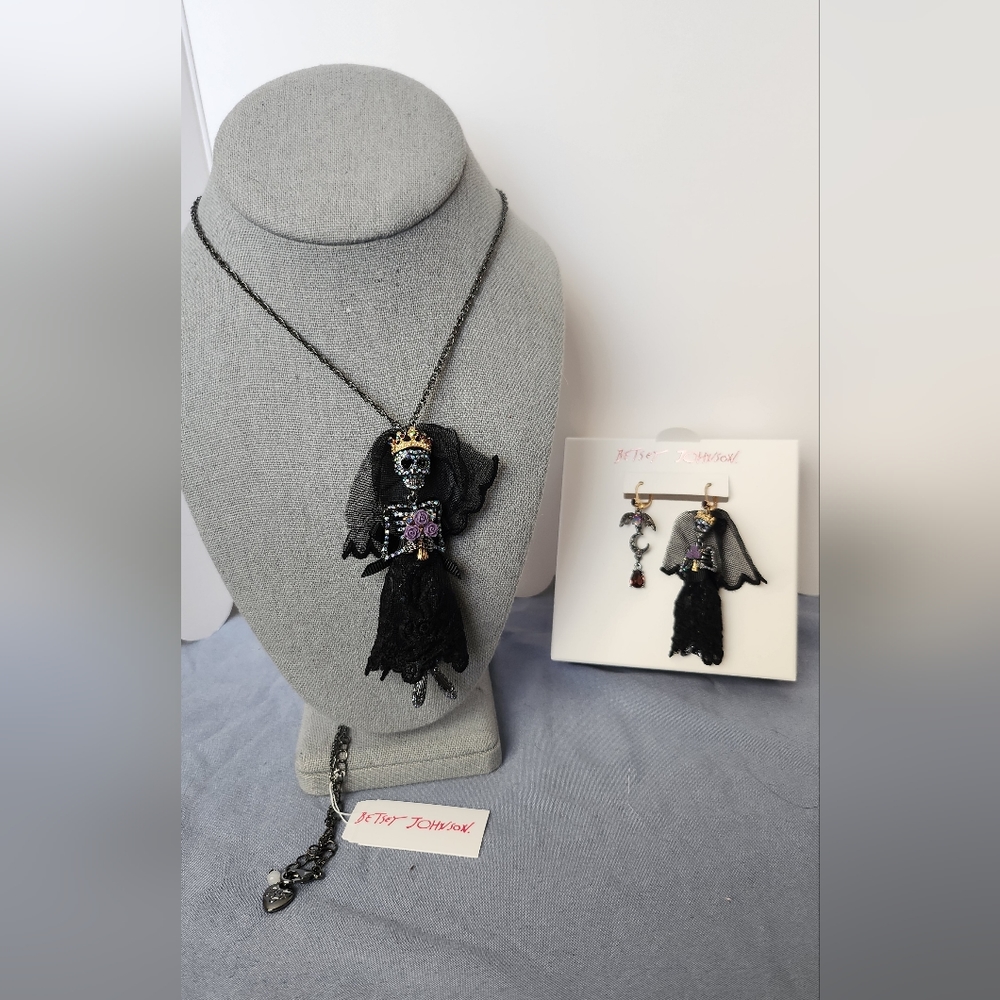 NWT Authentic Betsey Johnson Skeleton Bride Pendant and Earring Matching…